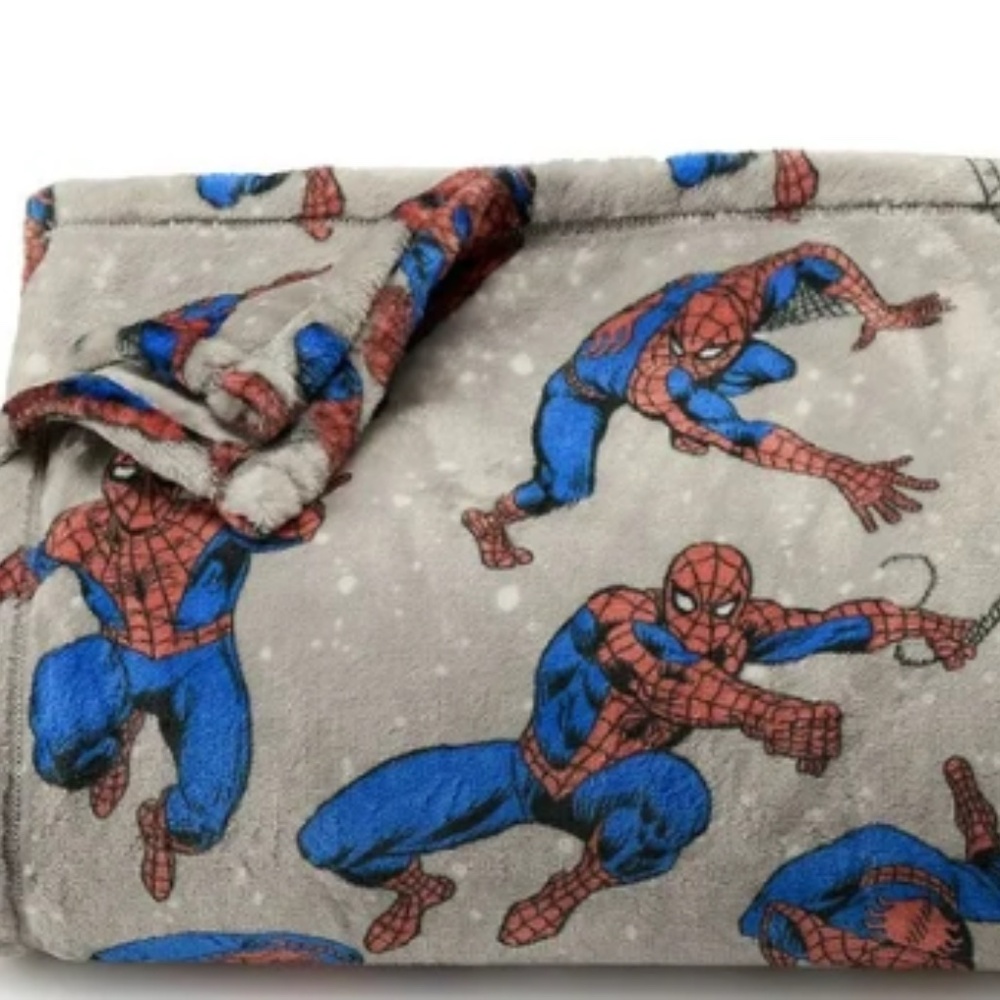 **NEW** Spider Man The big on plush throw
